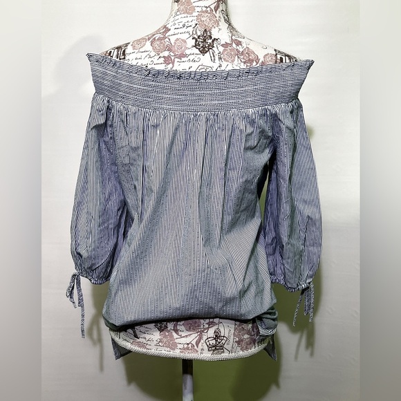 MELISSA PAIGE Navy and white micro striped off shoulder top size M.‎ - Picture 7 of 11
